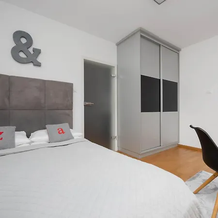 Bright Okrzei In Near Pge By Renters Appartement Varsovie