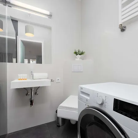 Bright Okrzei In Near Pge By Renters Appartement Varsovie
